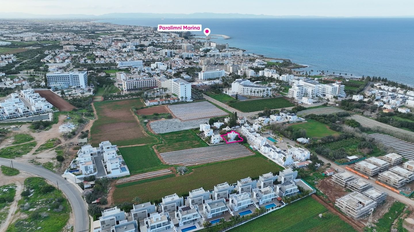 Coastal Living: 3-Bedroom House in Paralimni, Ammochostos photo 4