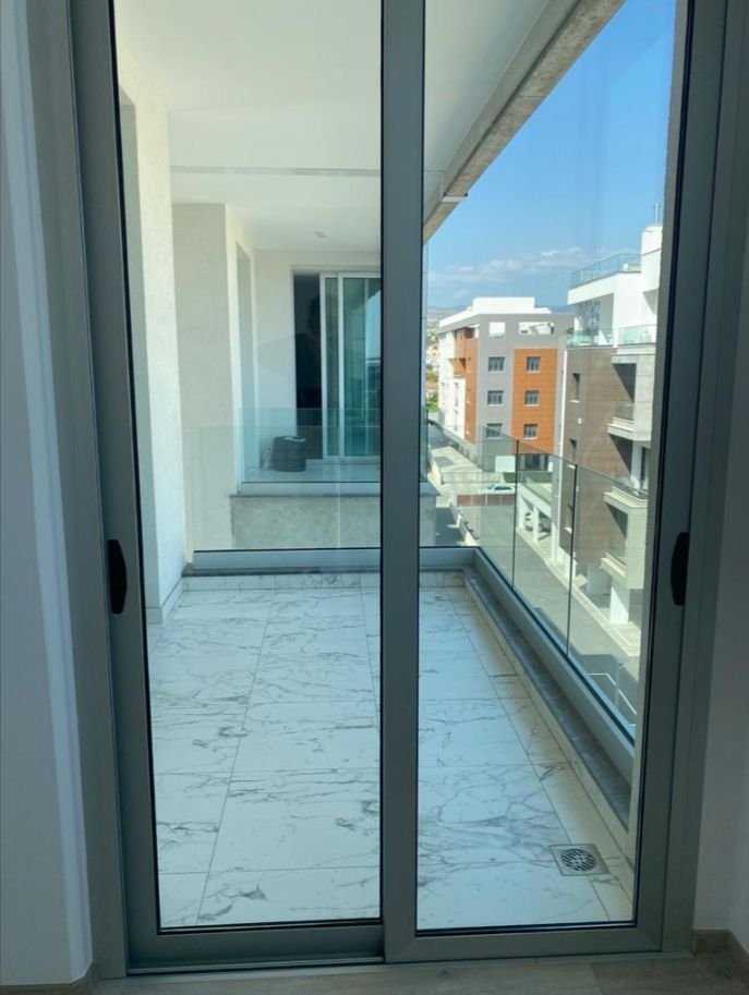 2 BR Penthouse in Germasogeia photo 13