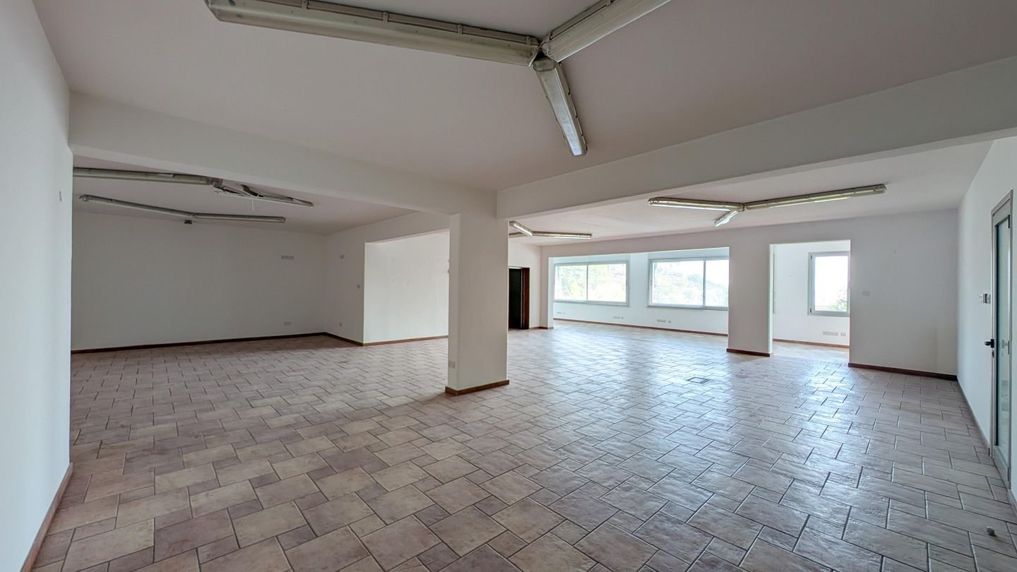 Spacious Two-Storey Home with Basement & Workshop in Zoopigi, Limassol photo 16