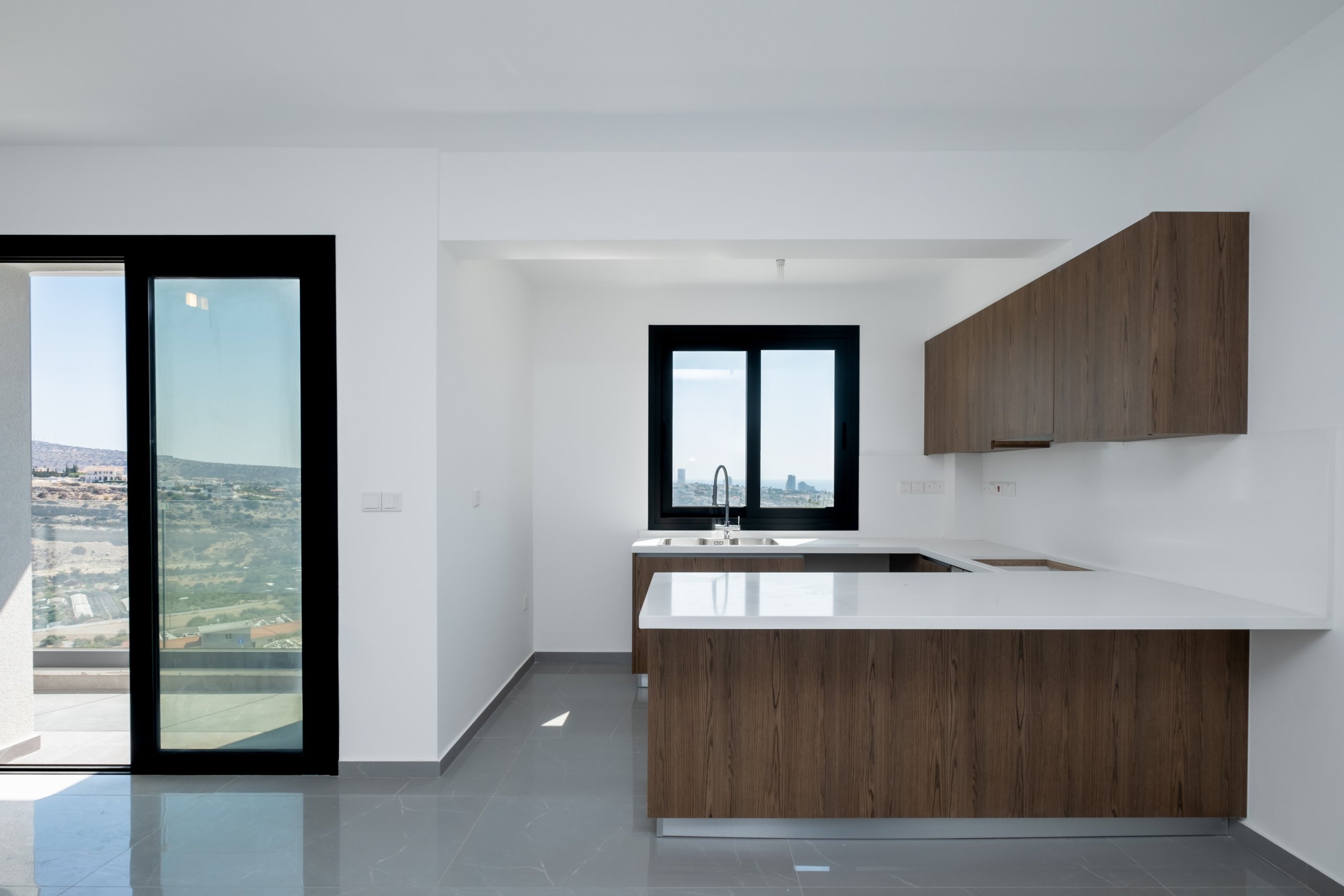 2 BR Apartment in Germasogeia, Limassol photo 4