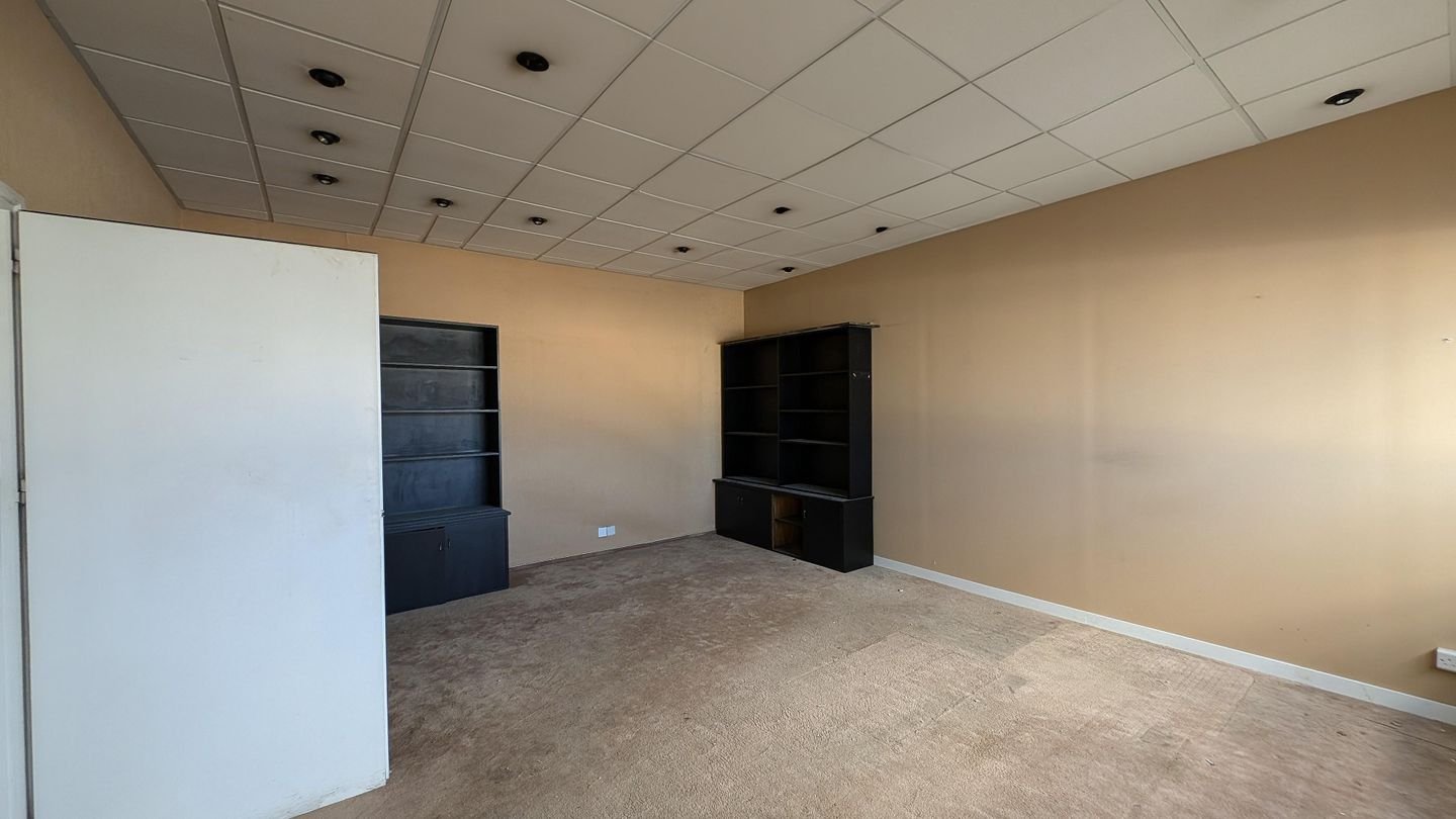 Building with Showroom in Kaimakli, Nicosia photo 31