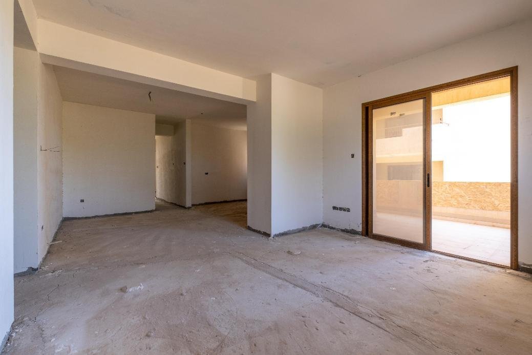 Incomplete 3 bedroom apartment in Polemidia, Limassol photo 9