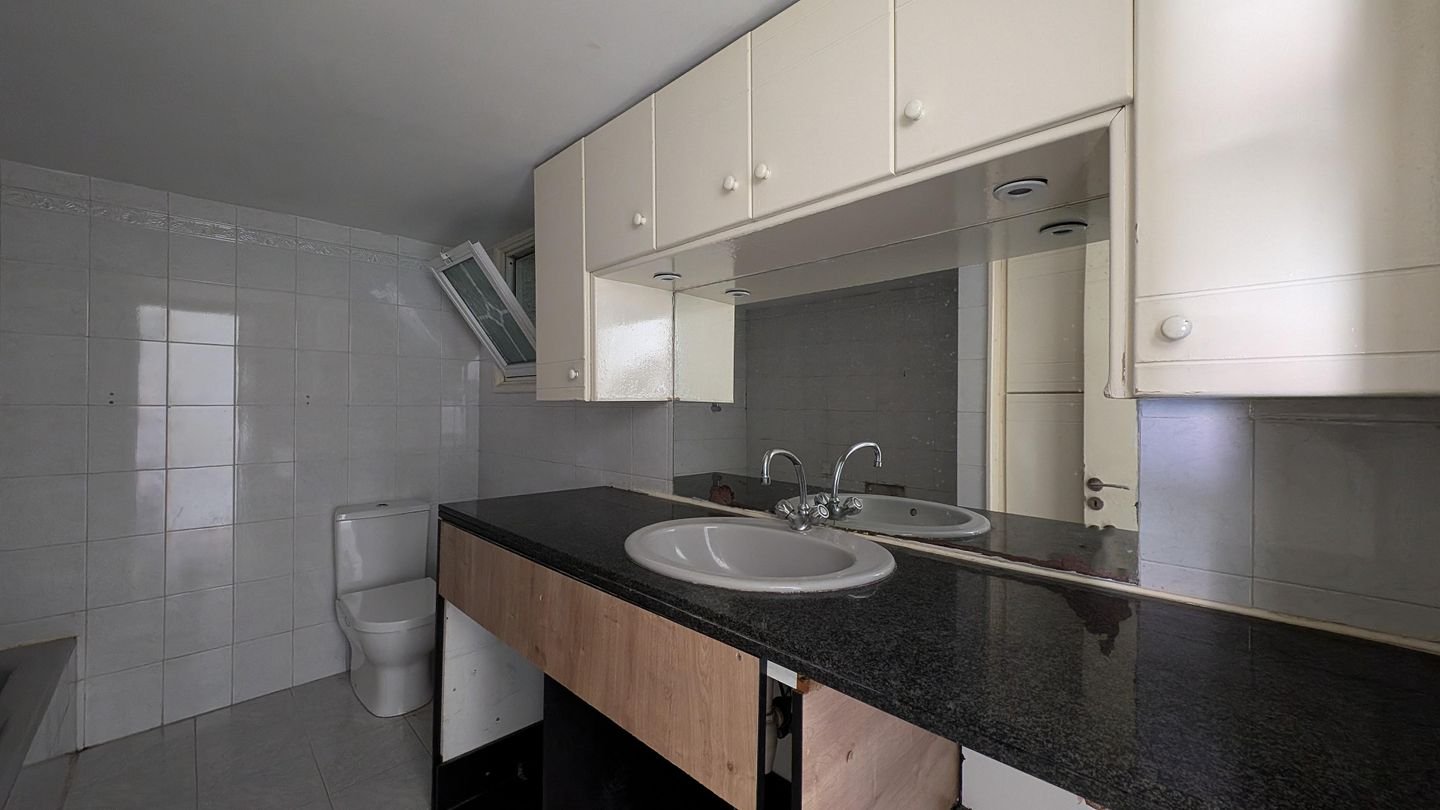 Three-storey building, located in Kaimakli, Nicosia photo 18