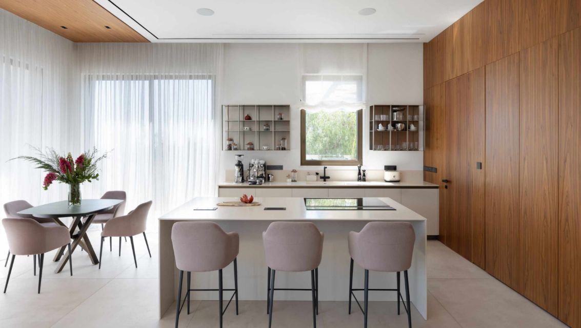 6 BR Villa in Pegeia, Paphos photo 12