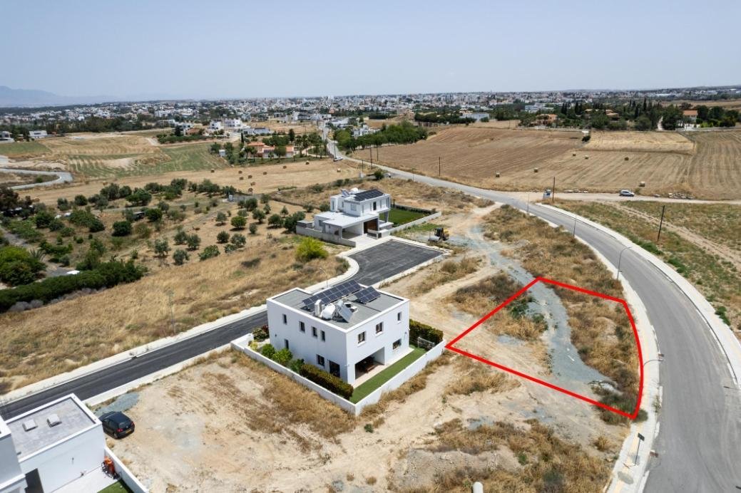 Residential plot under division in Latsia, Nicosia photo 2