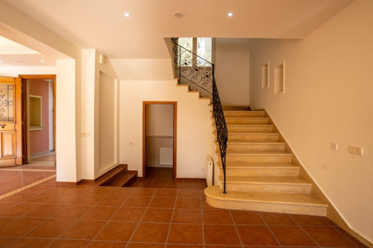 5 BR Detached House in Ypsonas, Limassol photo 11