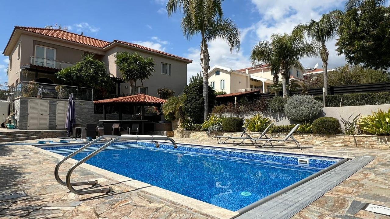 5 BR Villa in Agios Athanasios, Limassol photo 11