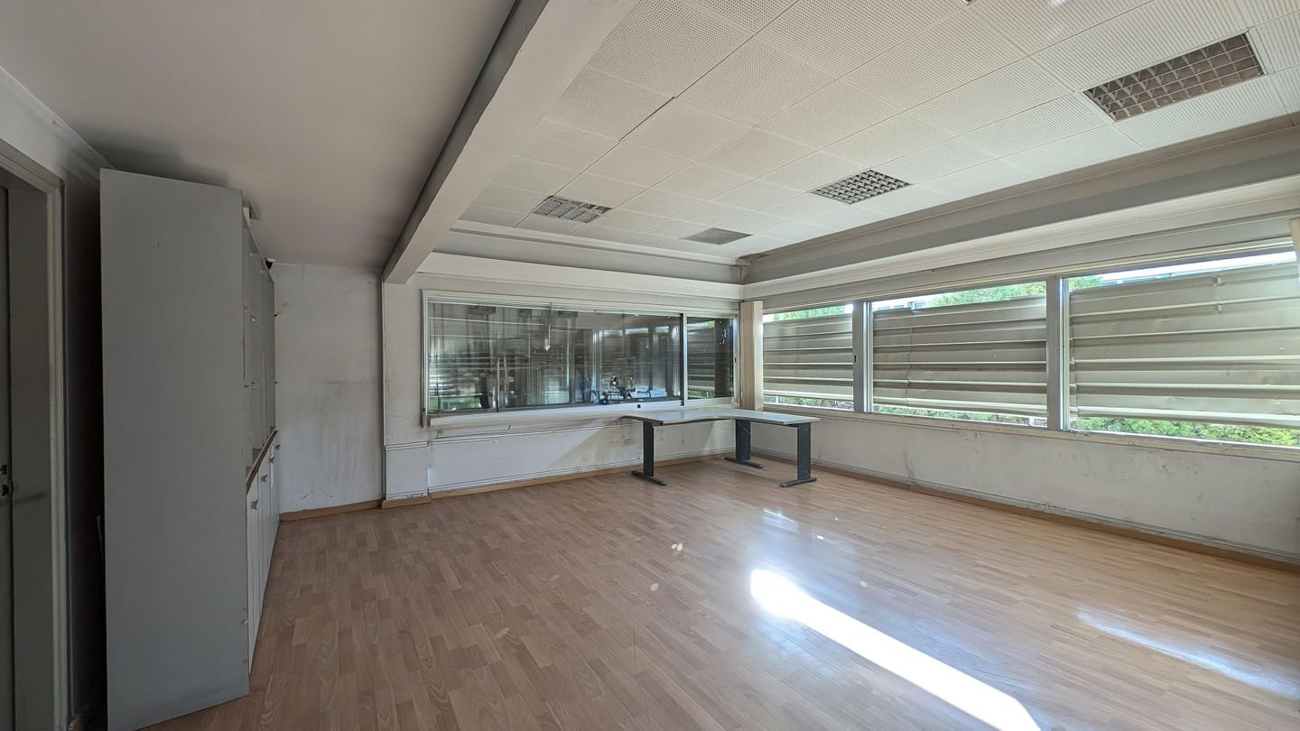 Building with Showroom in Kaimakli, Nicosia photo 37