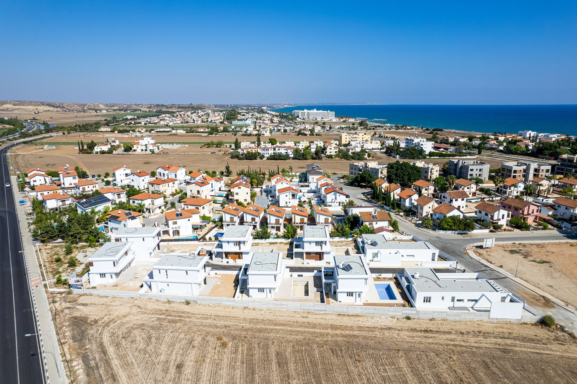 3 BR Detached House in Oroklini Tourist Area, Larnaca photo 15