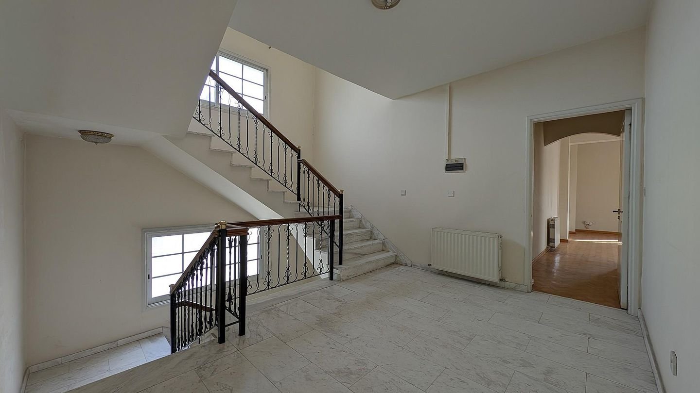 4-Bedroom Detached Villa with Pool & Loft in Egkomi, Nicosia photo 22