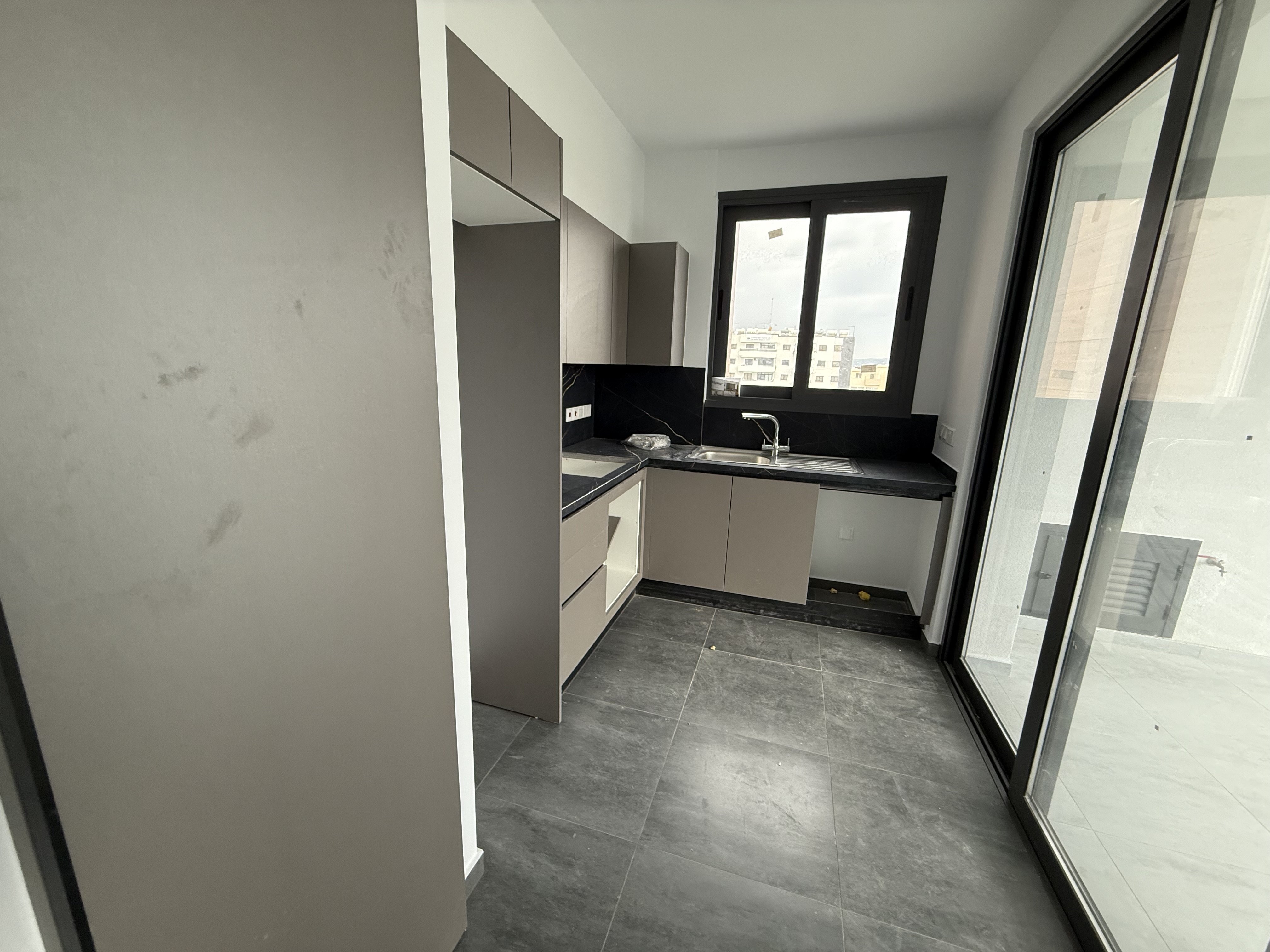 2 BR Apartment in Arch Makarios III, Larnaca photo 8