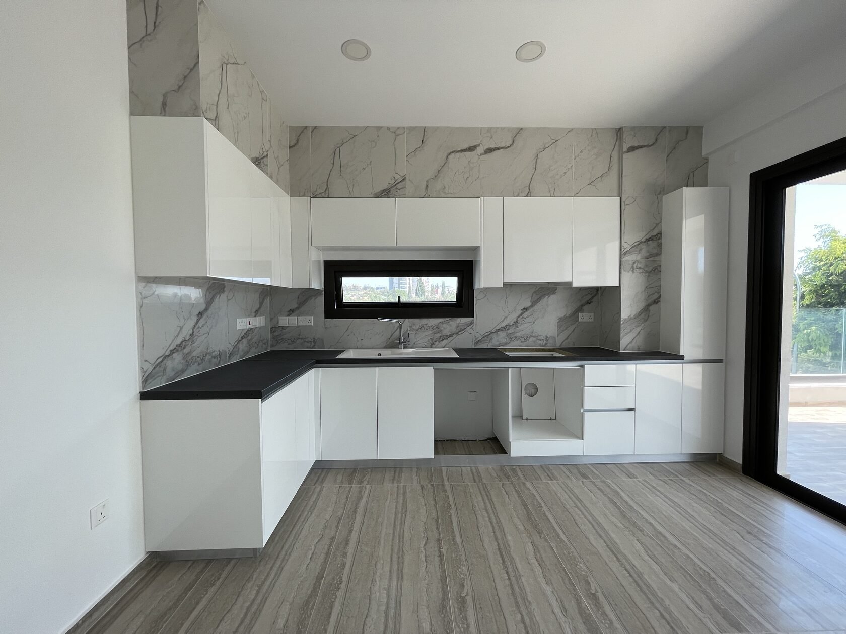 3 BR Apartment in Limassol photo 12