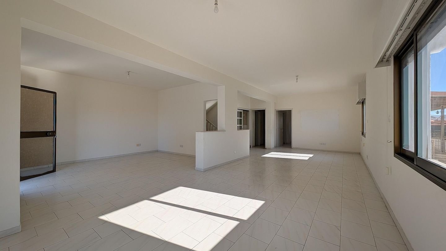 Spacious Detached Family Home in Prime Agios Athanasios, Limassol photo 9