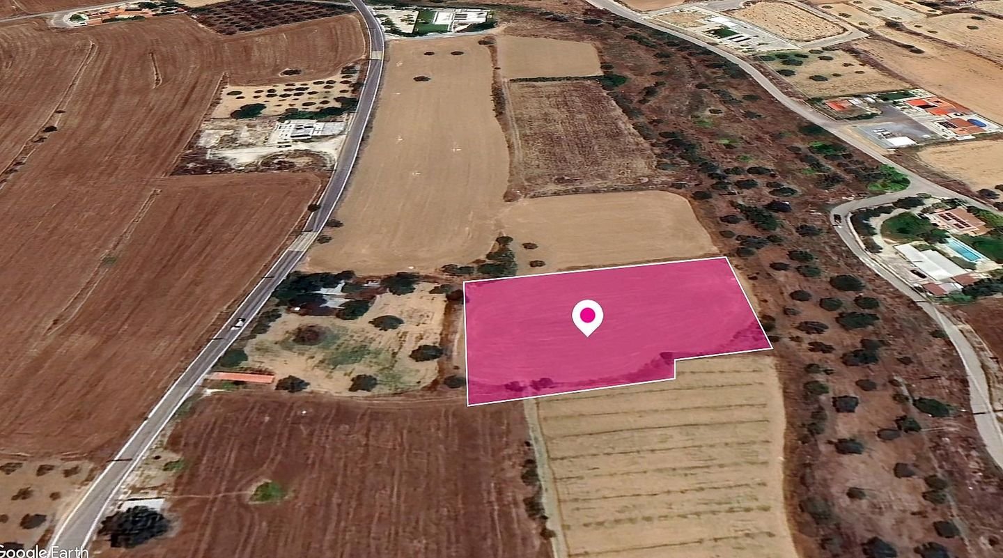 Residential field in Pera, Nicosia photo 1