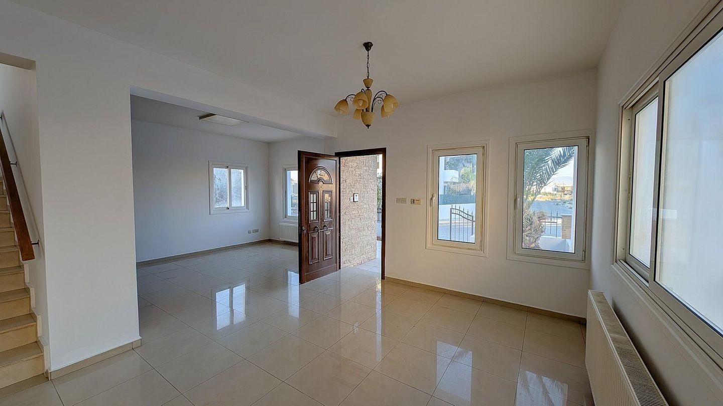 Elegant 4-Bedroom Home with Private Pool in Archangelos/Anthoupoli, Nicosia photo 11