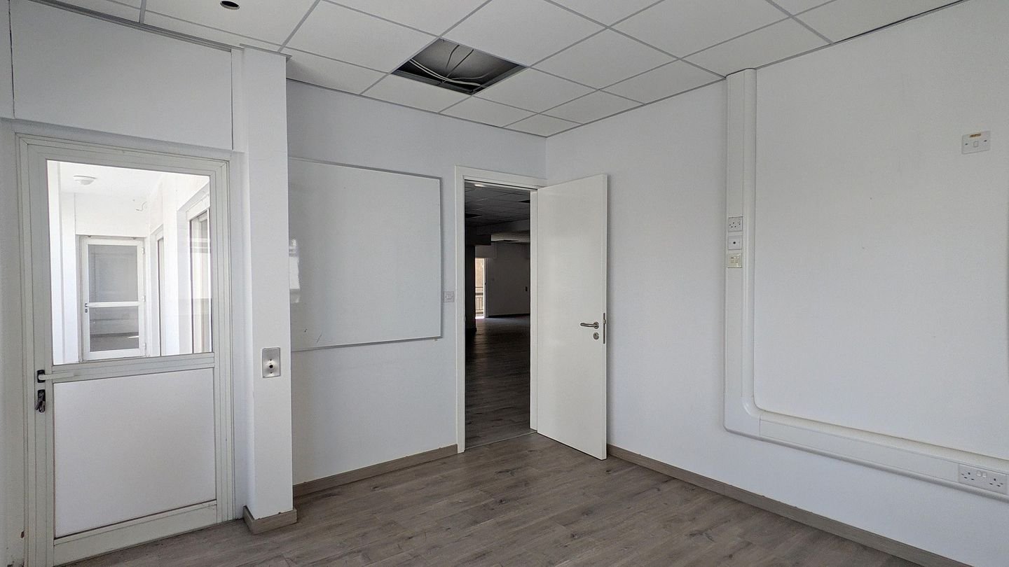 Office Unit in Agioi Omologites, Nicosia photo 17
