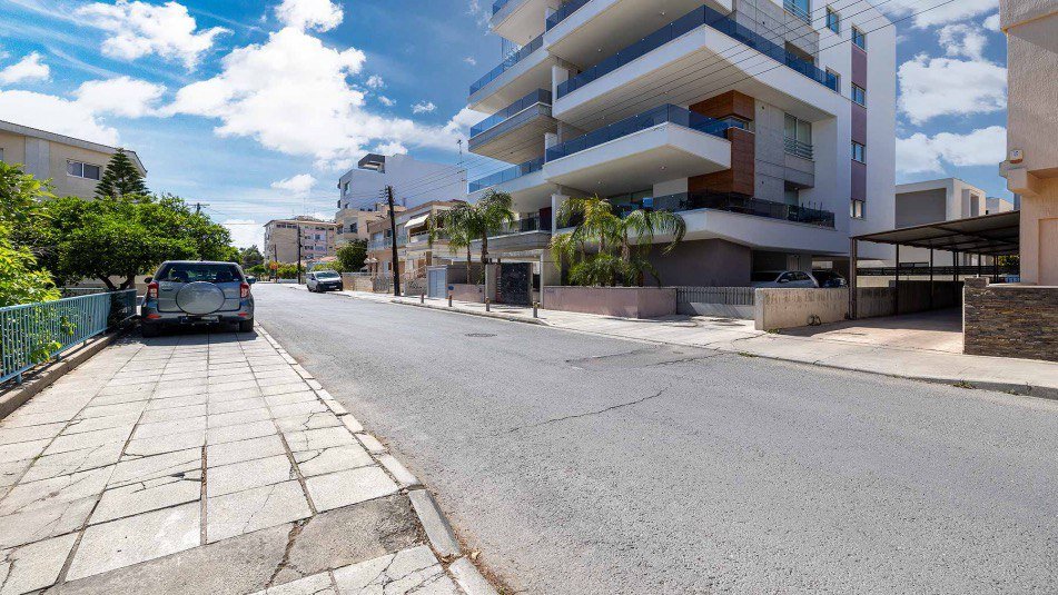 2 BR Penthouse in Neapolis, Limassol photo 17