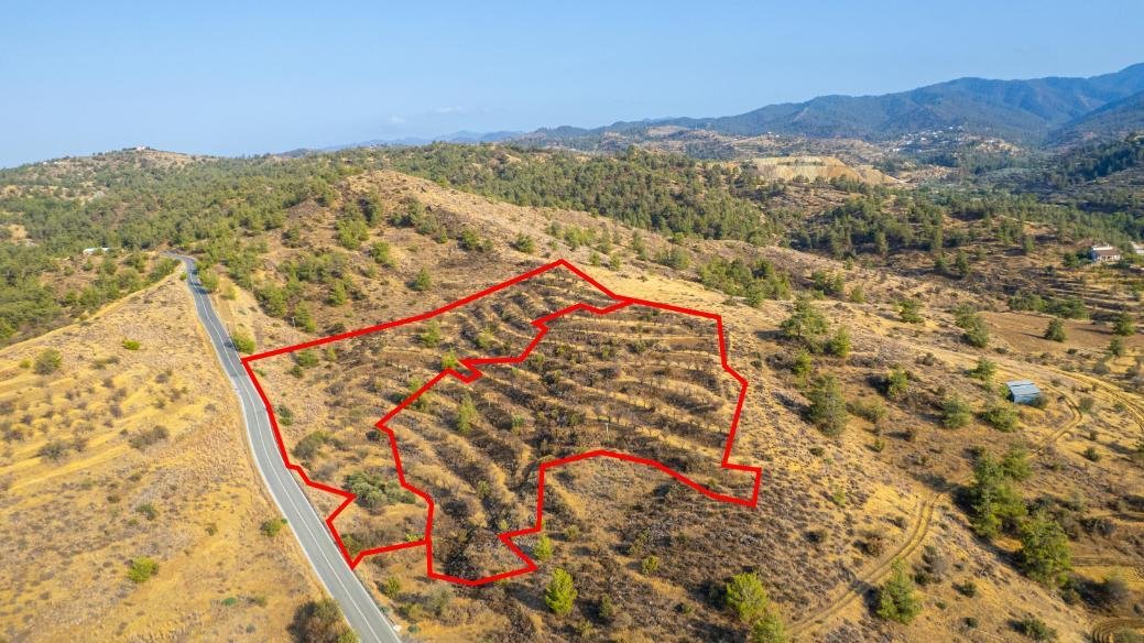 Fields in Agia Marina Xyliatou, Nicosia photo 3