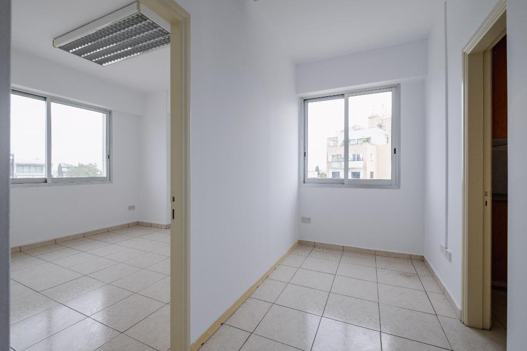 Offices in Agios Antonios, Nicosia photo 8