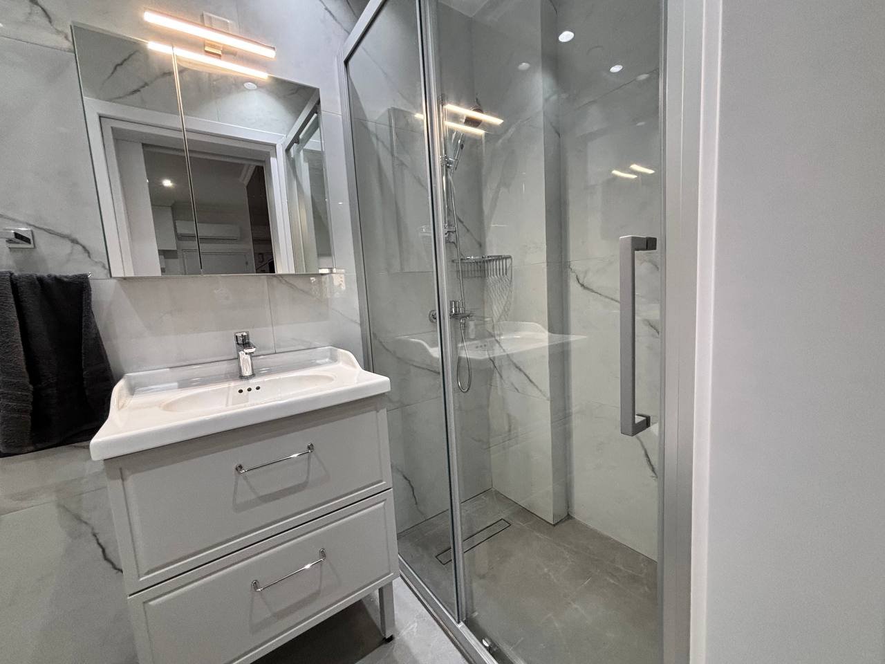 3 BR Apartment in Agios Tychonas, Limassol photo 10