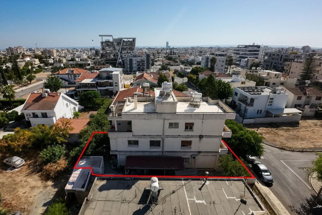 Three storey residential building in Apostolos Petros and Pavlos, Limassol photo 4