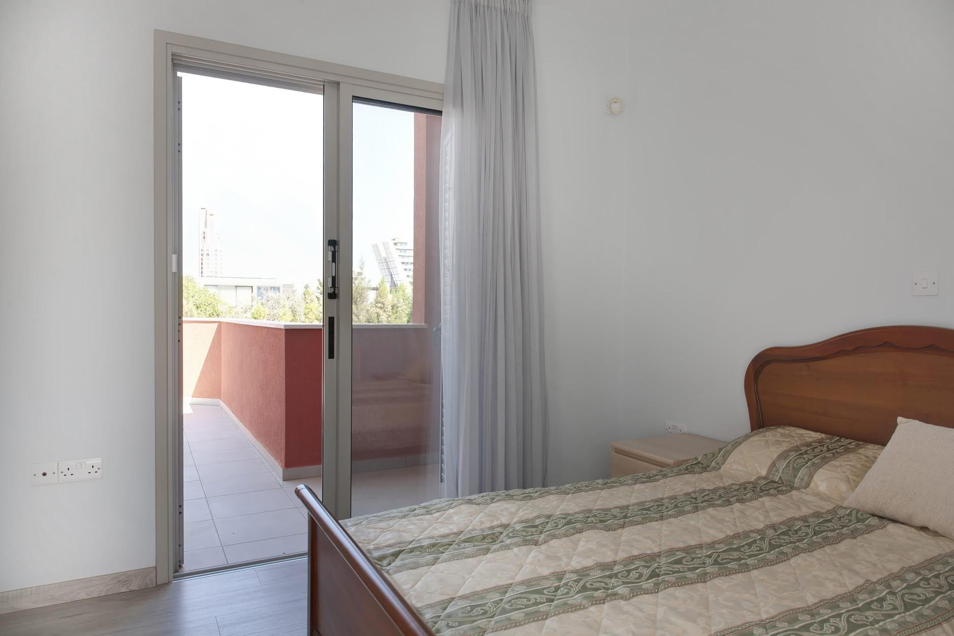 3 BR Villa in Agios Tychonas, Limassol photo 9