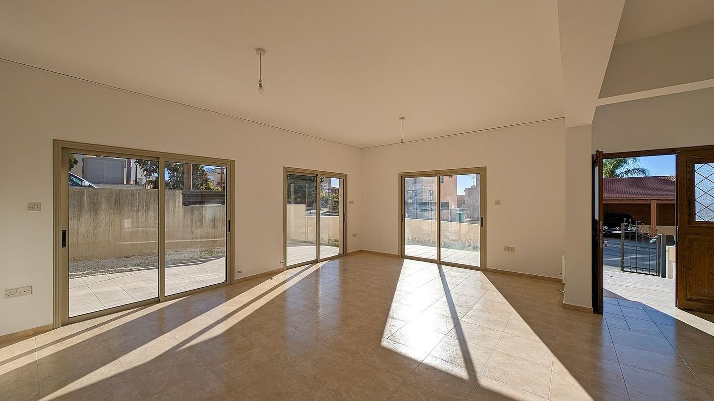 Two Storey Detached House, Kolossi, Limassol photo 12