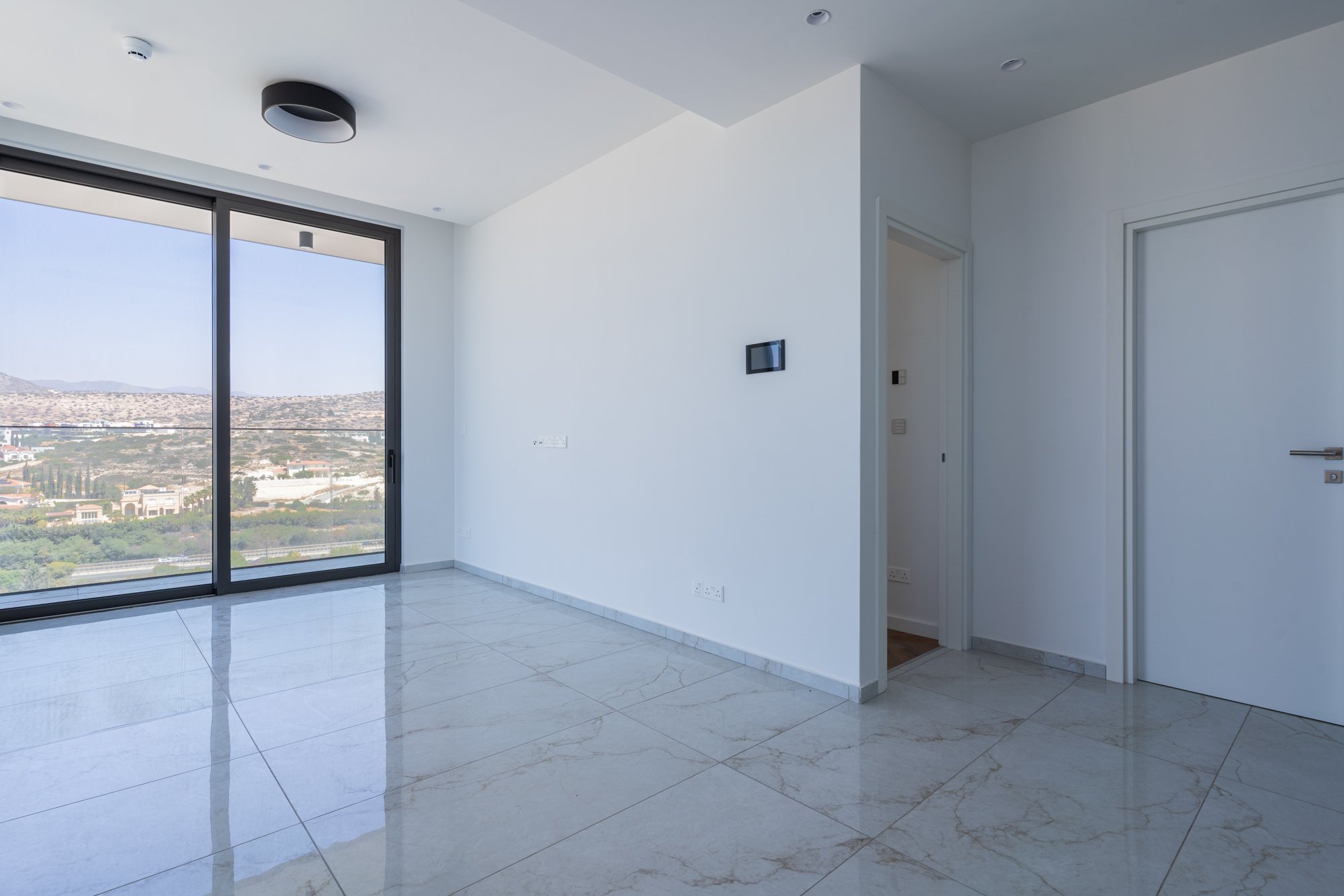 1 BR Apartment in Agios Tychonas, Limassol photo 4