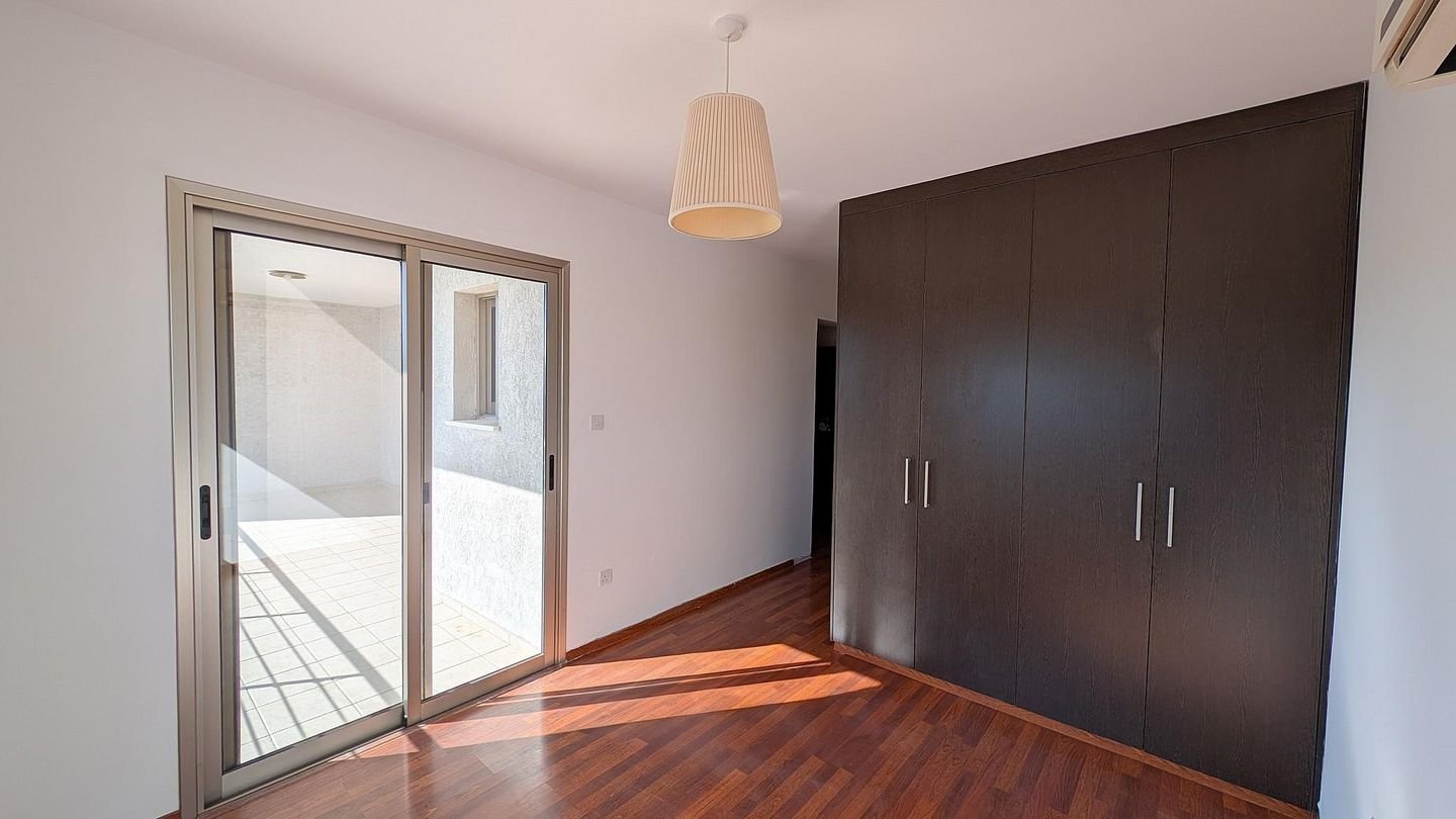 Three Bedroom Apartment in Ypsonas, Limassol photo 17