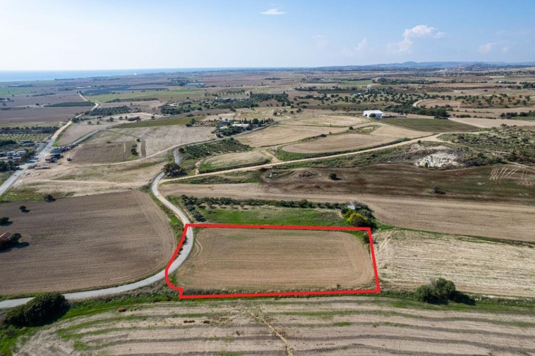 Residential field in Tersefanou, Larnaca photo 3