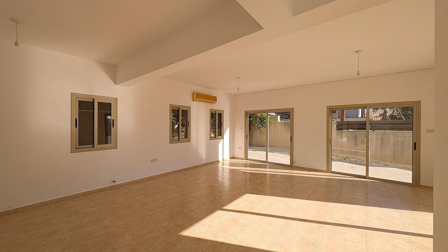 Two Storey Detached House, Kolossi, Limassol photo 10