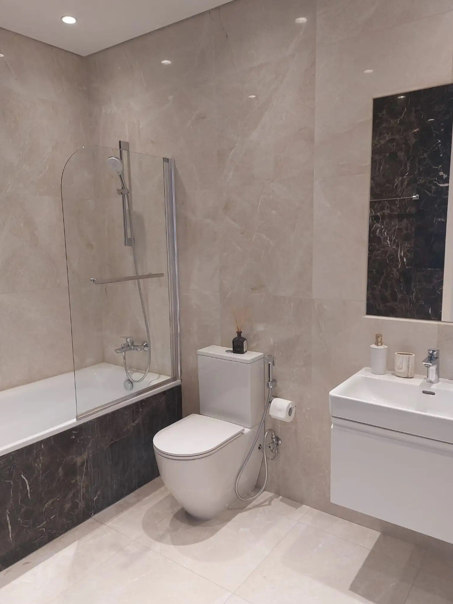 2 BR Apartment in Mesa Geitonia, Limassol photo 3