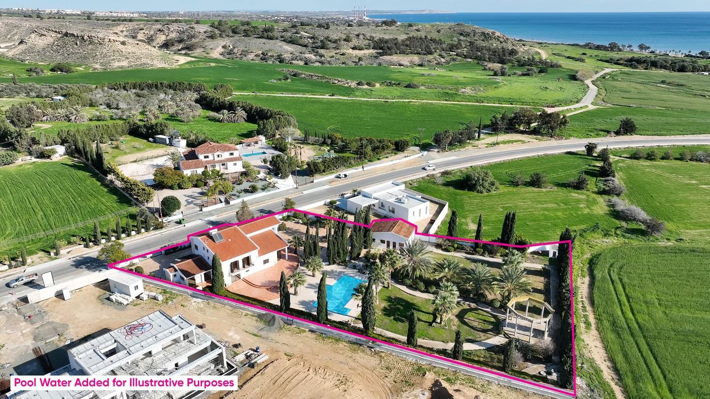 Four Bedroom Luxury Mansion with Private Pool in Pyla, Larnaca photo 5