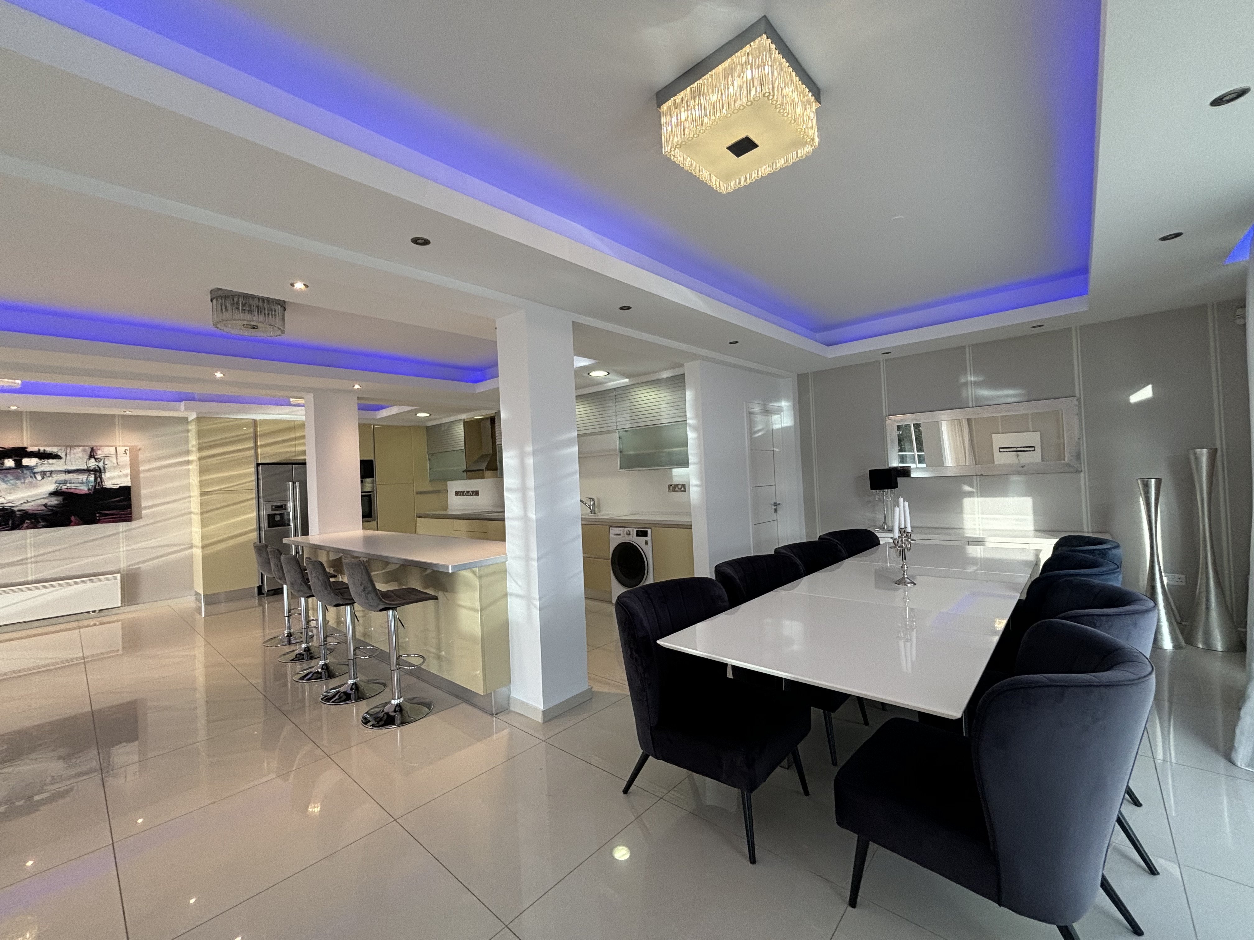 6 BR Stunning Penthouse in Agios Tychonas, Limassol photo 1