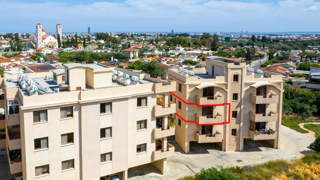 2 bedroom apartment in Polemidia, Limassol photo 3