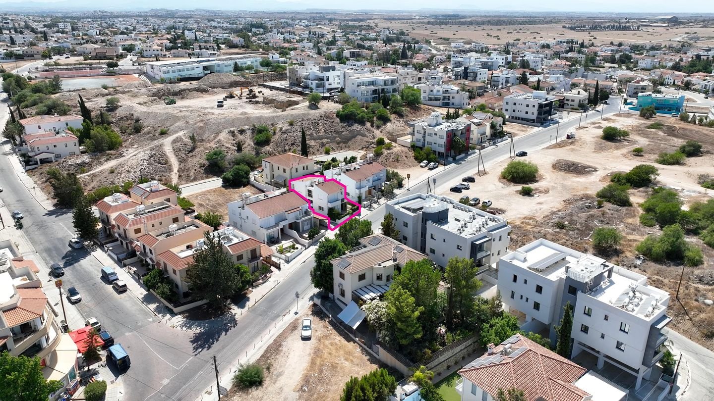 Spacious 4+1 Bedroom Detached Home with Basement Studio in Engomi photo 3