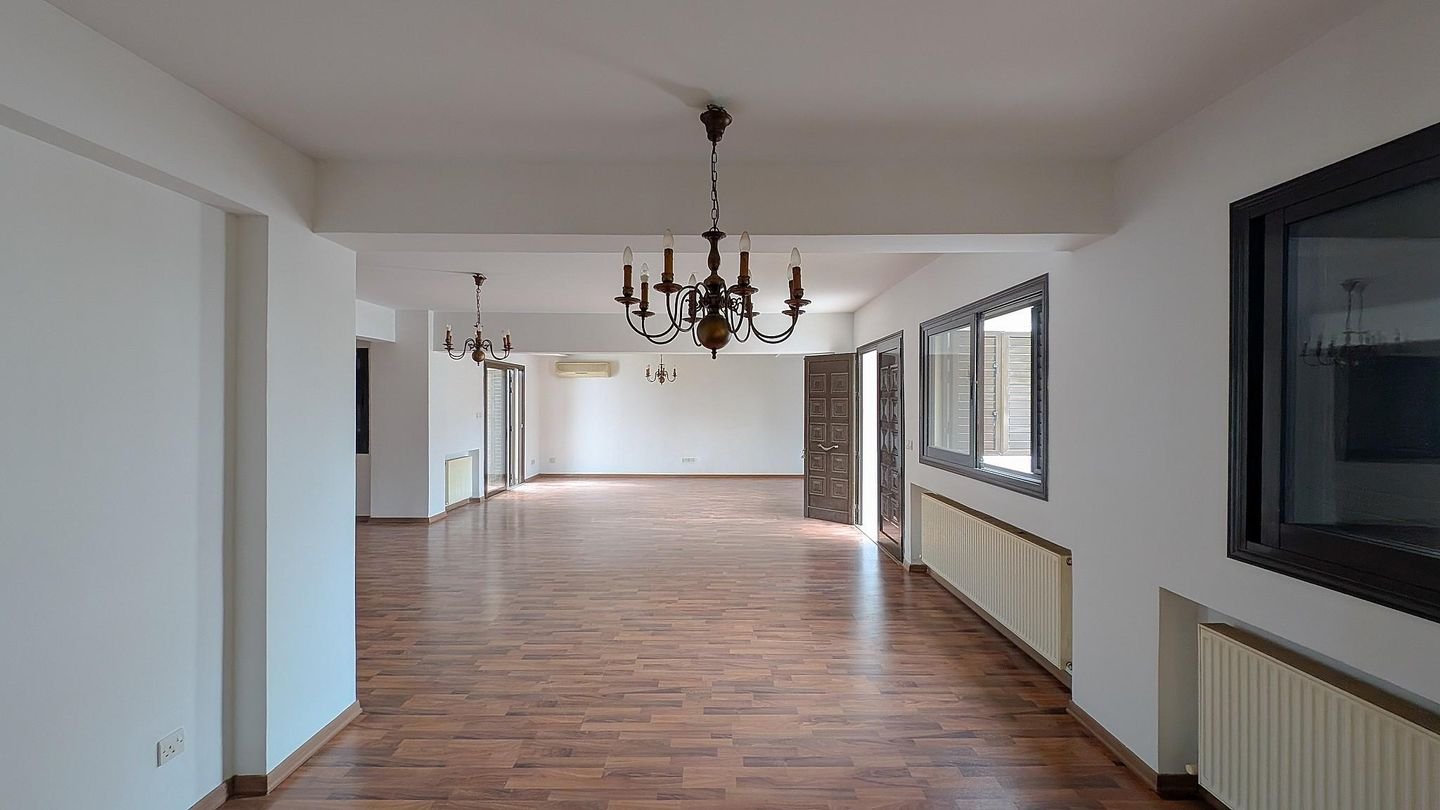 Elegant 3-bedroom semi-detached house in Engomi, Nicosia photo 9