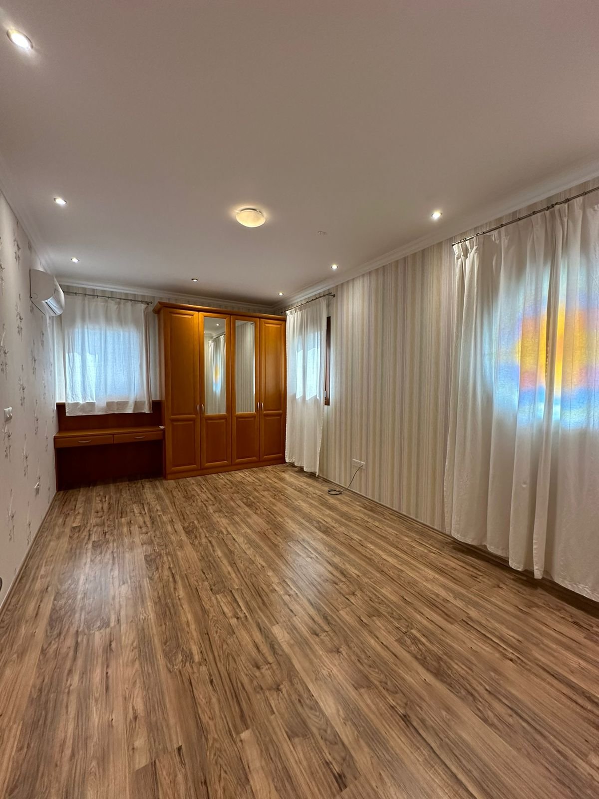 4 BR Villa in Mouttagiaka, Limassol photo 9