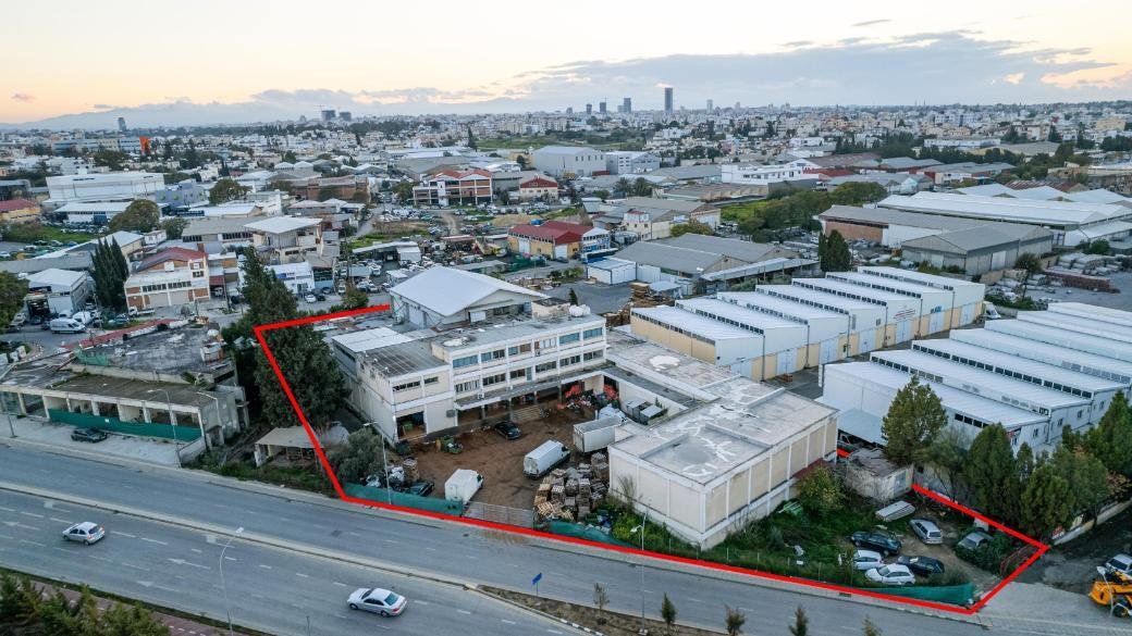 Three-storey industrial building in Kaimakli, Nicosia photo 2