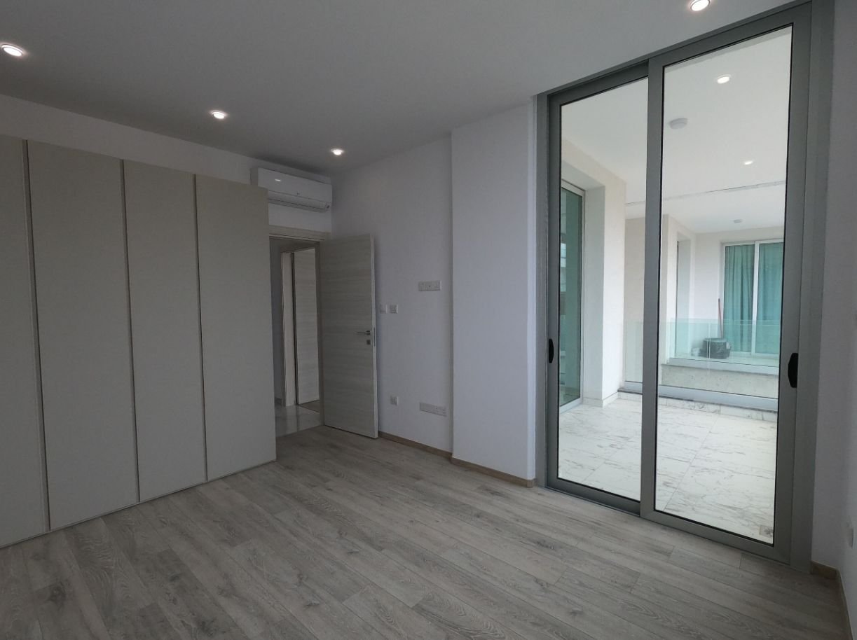 2 BR Penthouse in Germasogeia photo 8