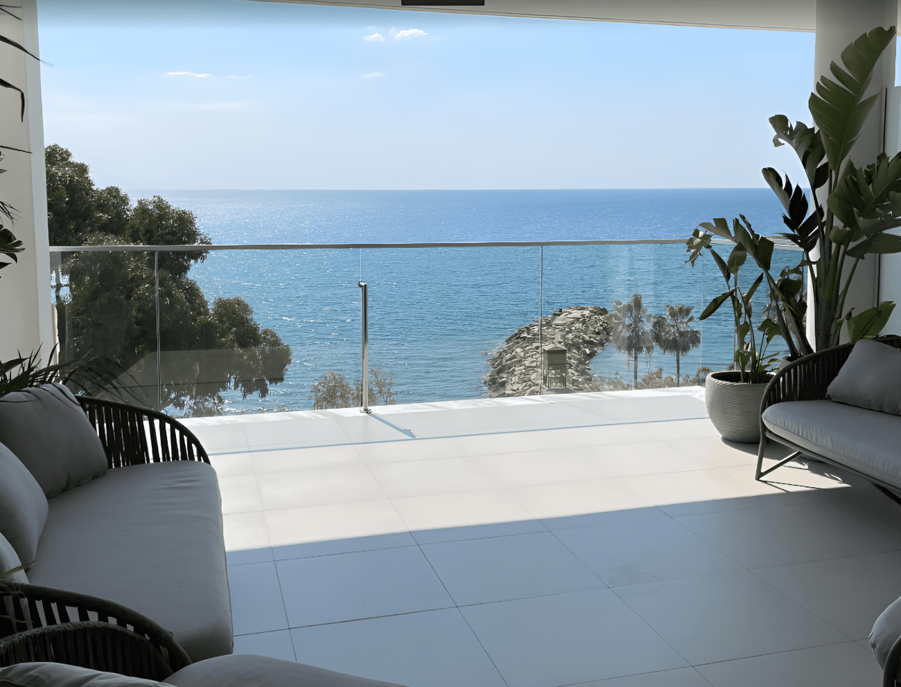 4 BR Luxury Apartment in Agios Tychonas, Limassol photo 4