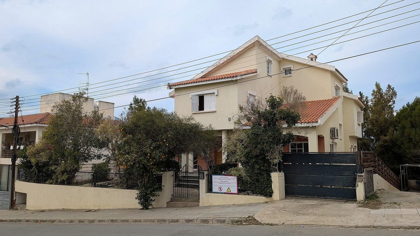 4-Bedroom Detached Villa with Pool & Loft in Egkomi, Nicosia photo 6