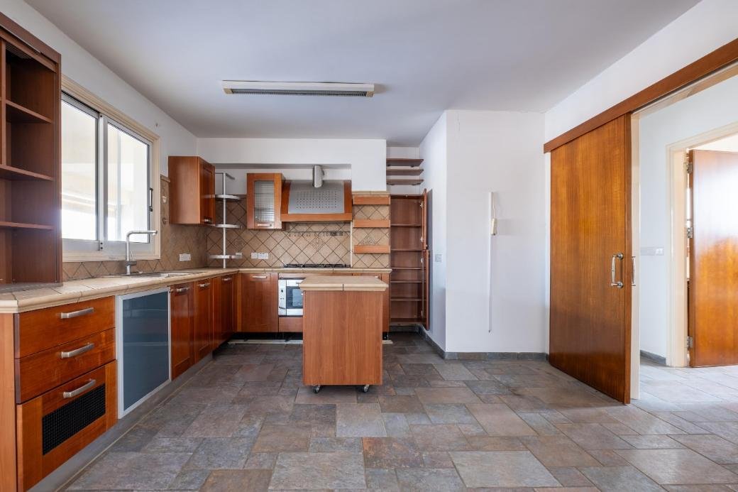 Mixed-use building in Egkomi, Nicosia photo 7