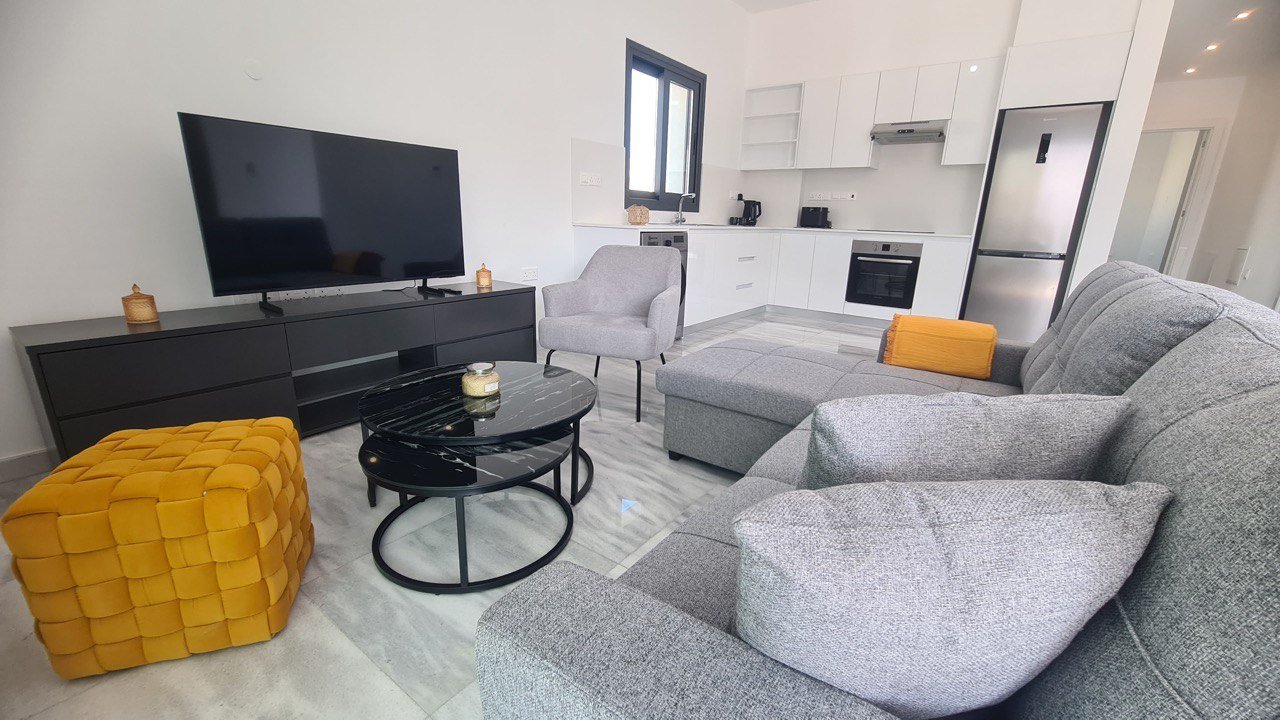2 BR Apartment for rent in Mesa Geitonia, Limassol photo 1