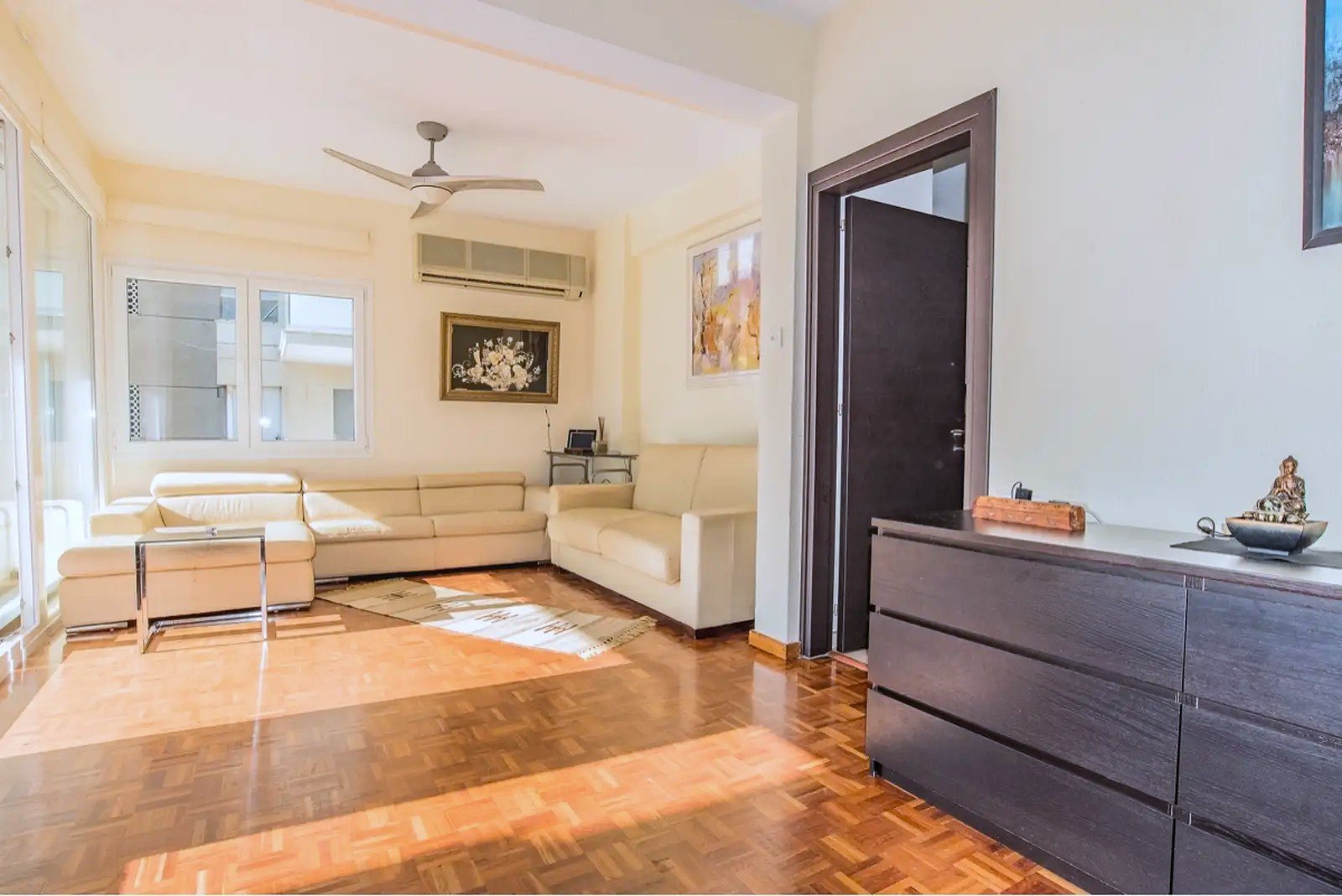 3 BR Seafront Apartment in Agios Tychonas, Limassol photo 2