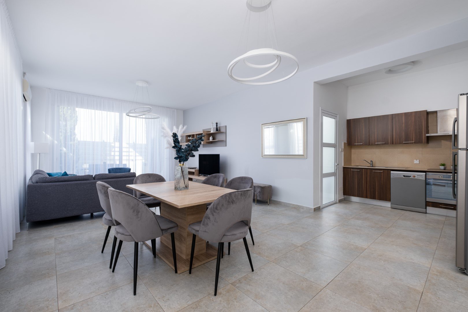 4 BR House in Dromolaxia, Larnaca photo 21