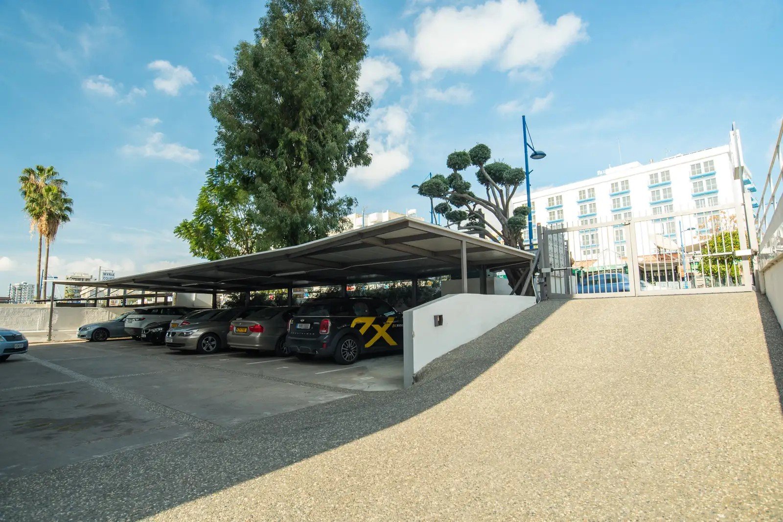 3 BR Seafront Apartment in Agios Tychonas, Limassol photo 12