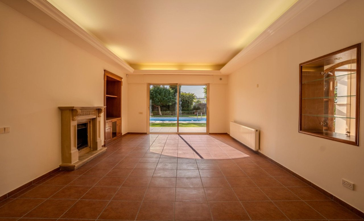 5 BR Detached House in Ypsonas, Limassol photo 7