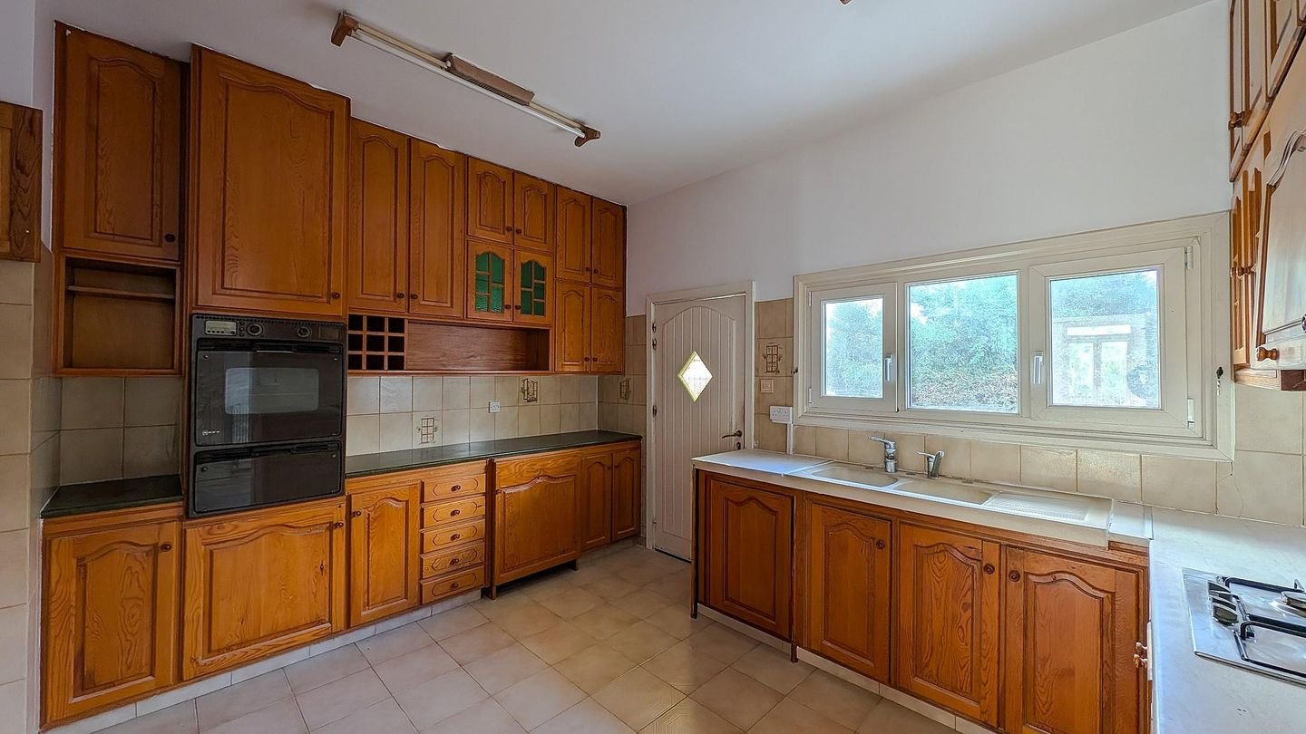 Three storey building in Agios Nikolaos, Larnaca photo 16