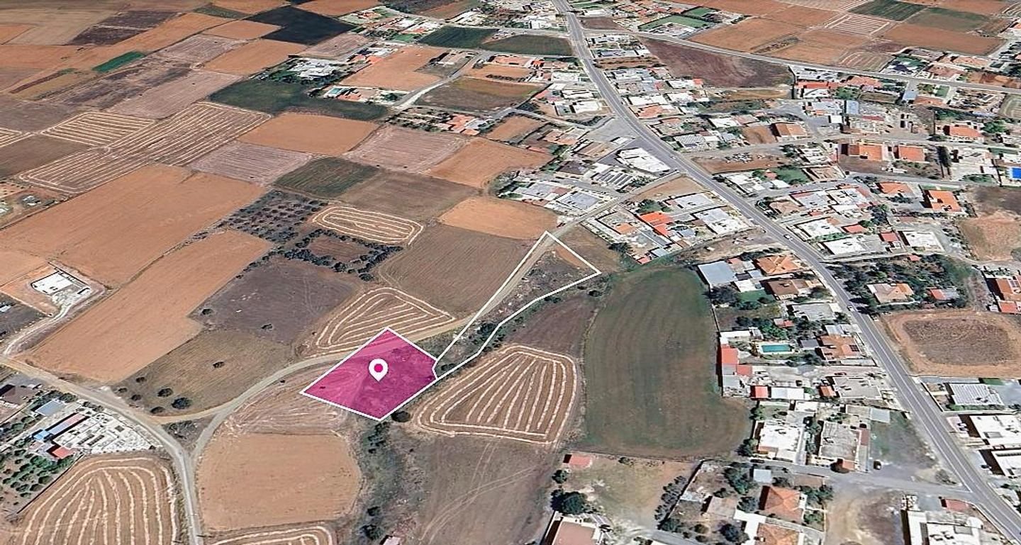 Distributed Share of a residential field in Palaiometocho, Nicosia photo 3